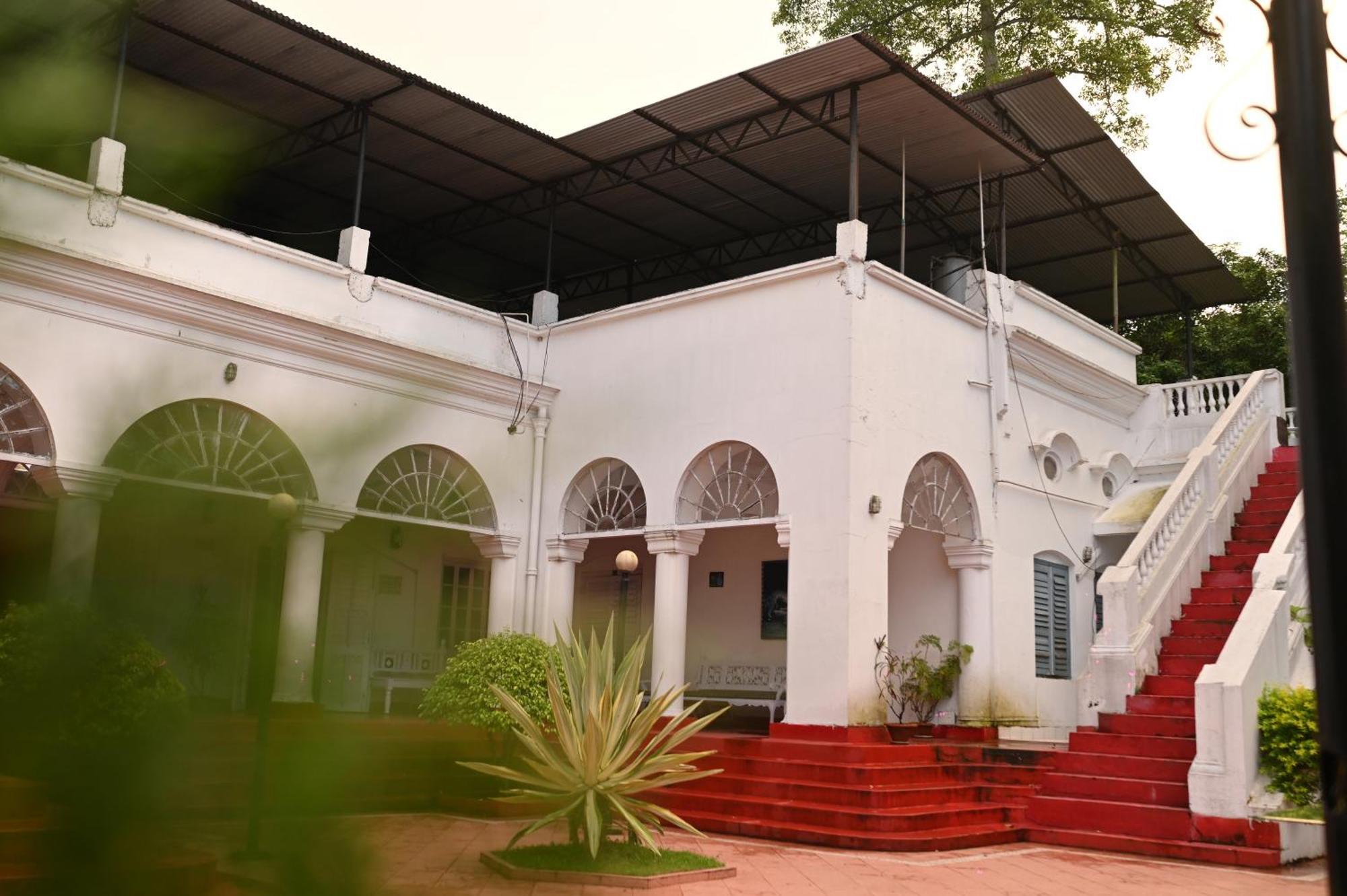 Thengal Manor Hotel Jorhat Exterior photo