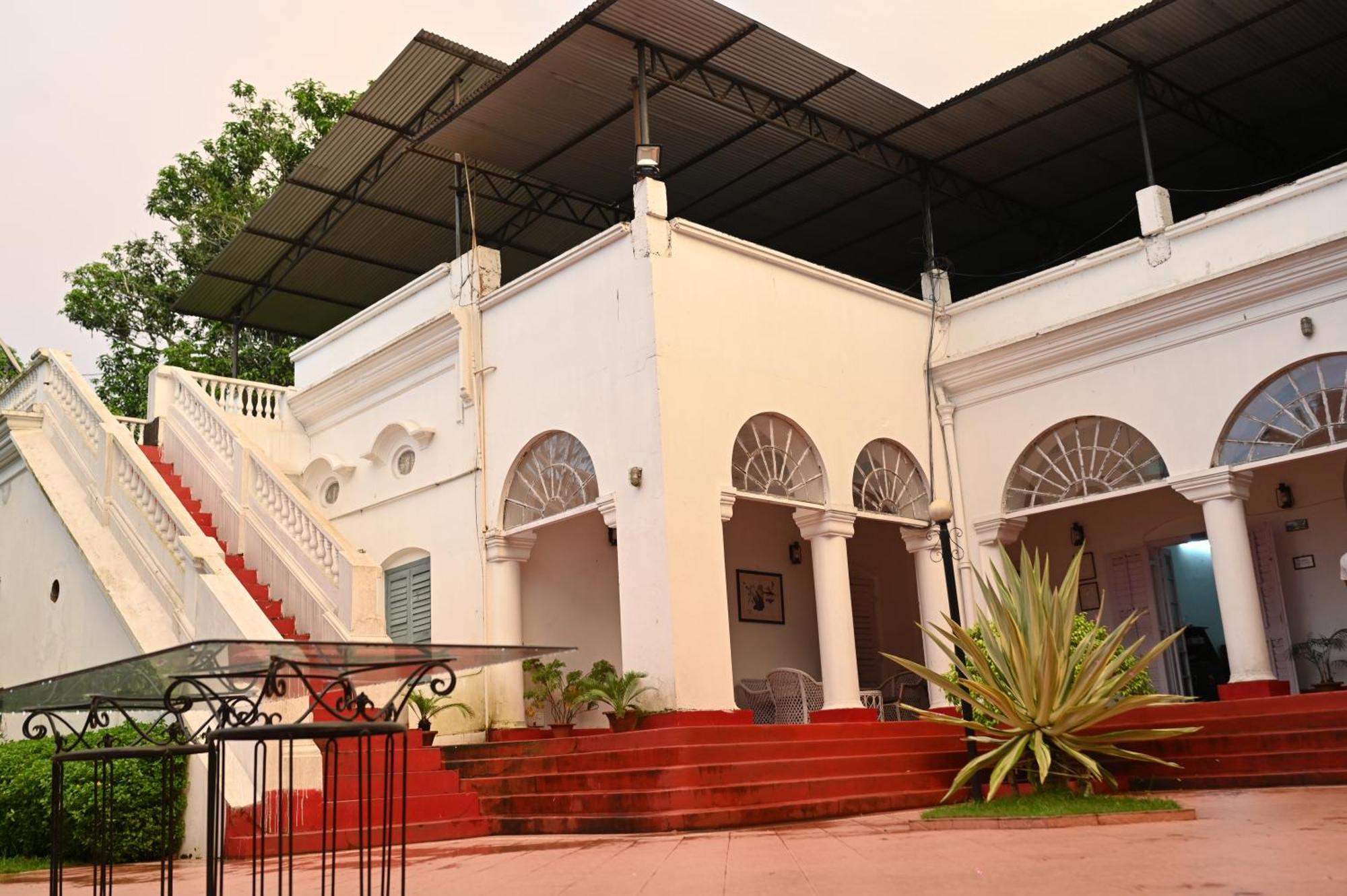 Thengal Manor Hotel Jorhat Exterior photo