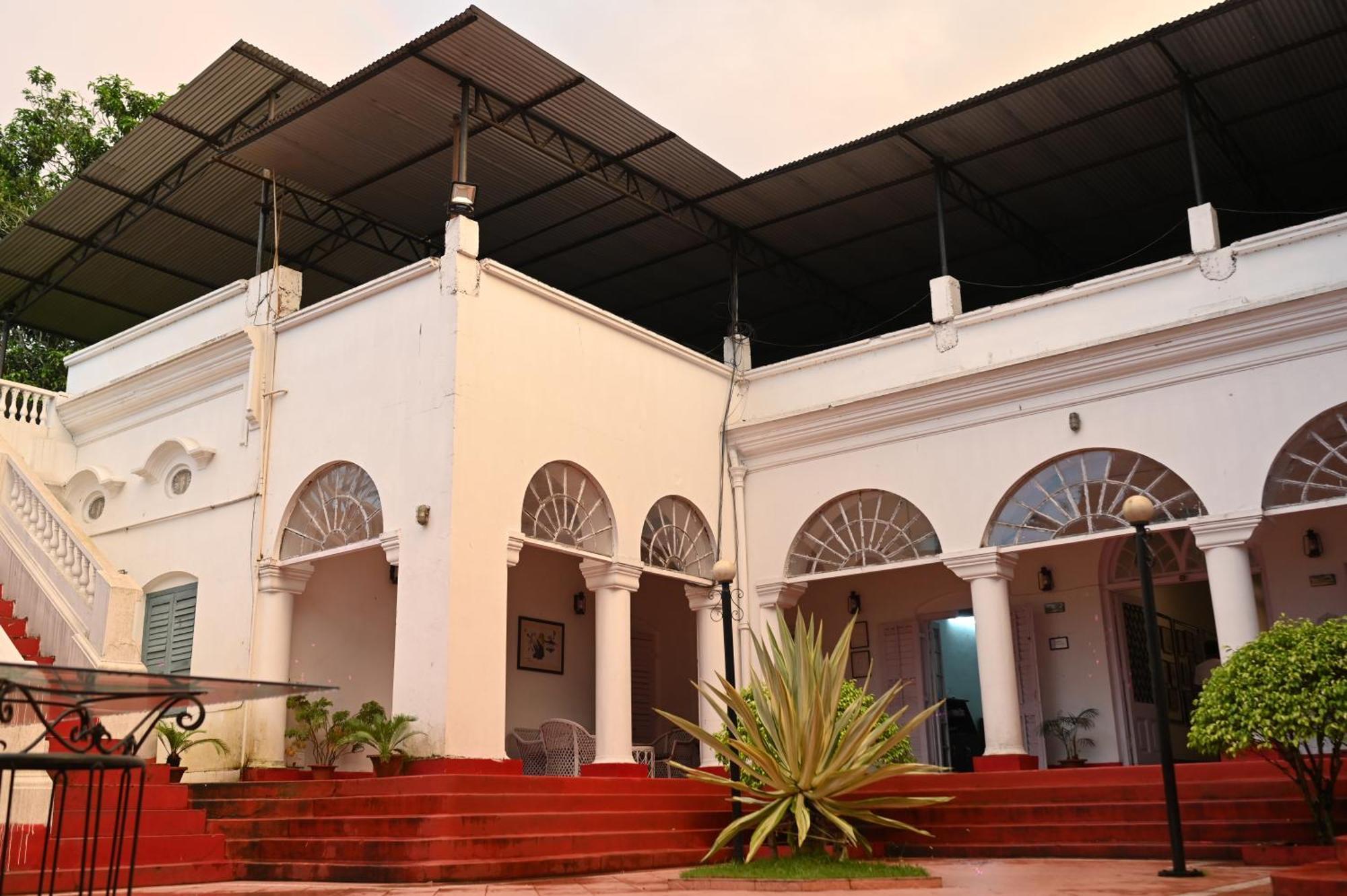 Thengal Manor Hotel Jorhat Exterior photo
